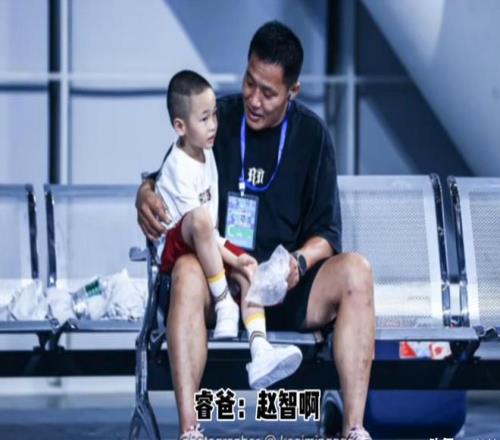 教练在巴特,勒替补期间,绘制战术板,开云体育,开云体育官网,开云体育app,开云体育平台,KAIYUN,SPORTS,kaiyun登录入口